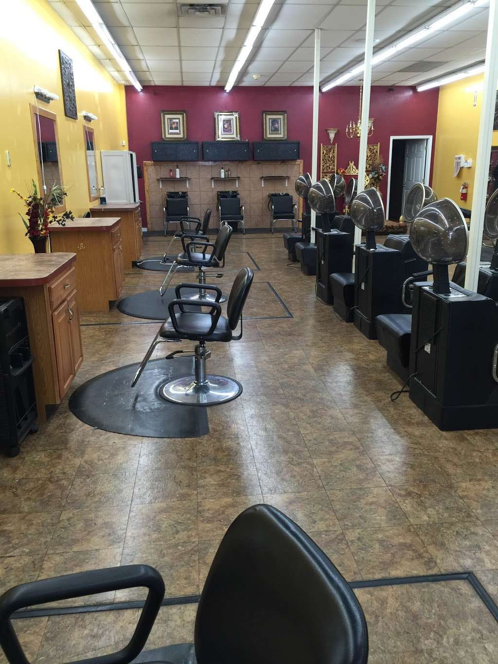 Salon Royale | 9 Aberdeen Ave, Aberdeen, MD 21001, USA | Phone: (410) 297-8182