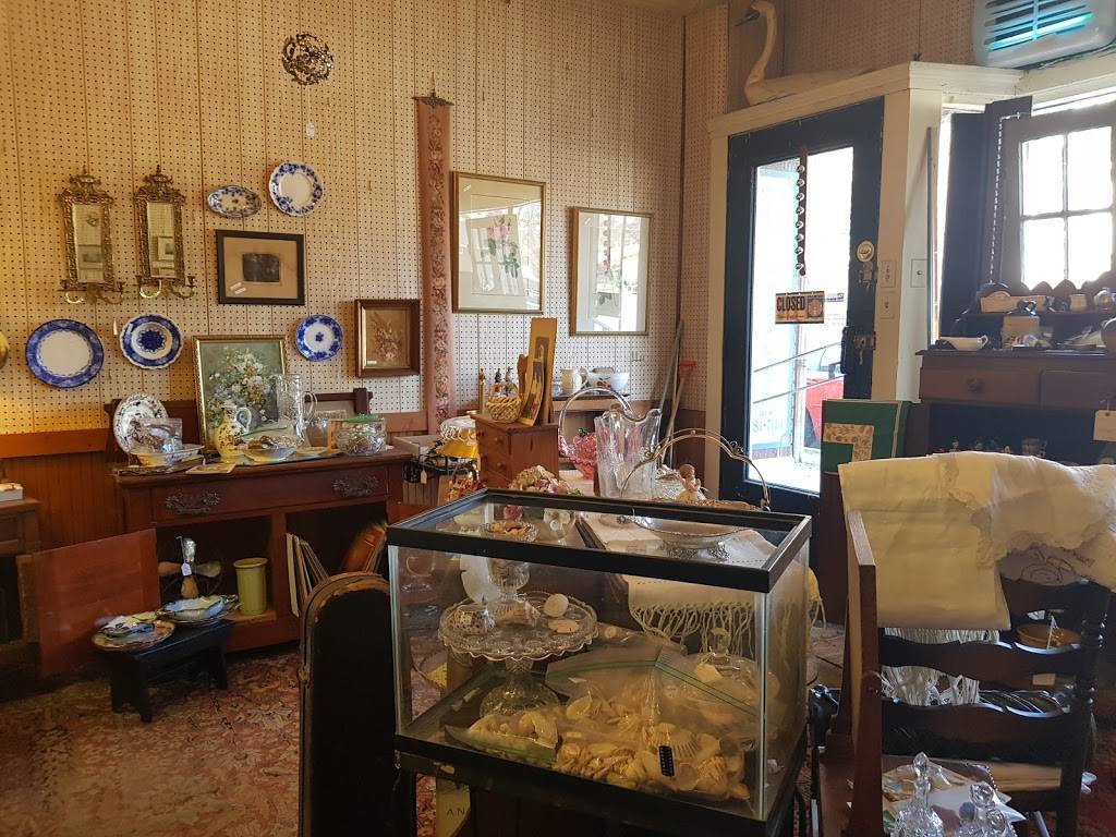 Tin Roof Antiques | 2201 McCausland Ave, St. Louis, MO 63143, USA | Phone: (314) 647-1049