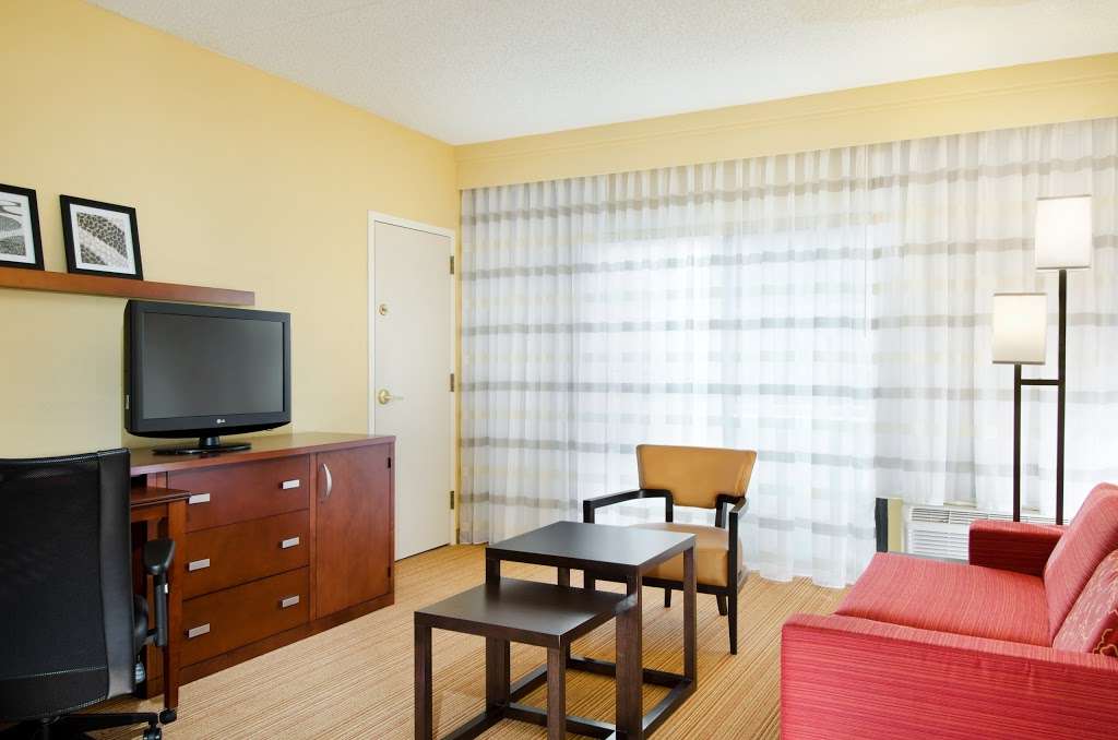 Courtyard by Marriott Kansas City Airport | 7901 NW Tiffany Springs Pkwy, Kansas City, MO 64153 | Phone: (816) 891-7500