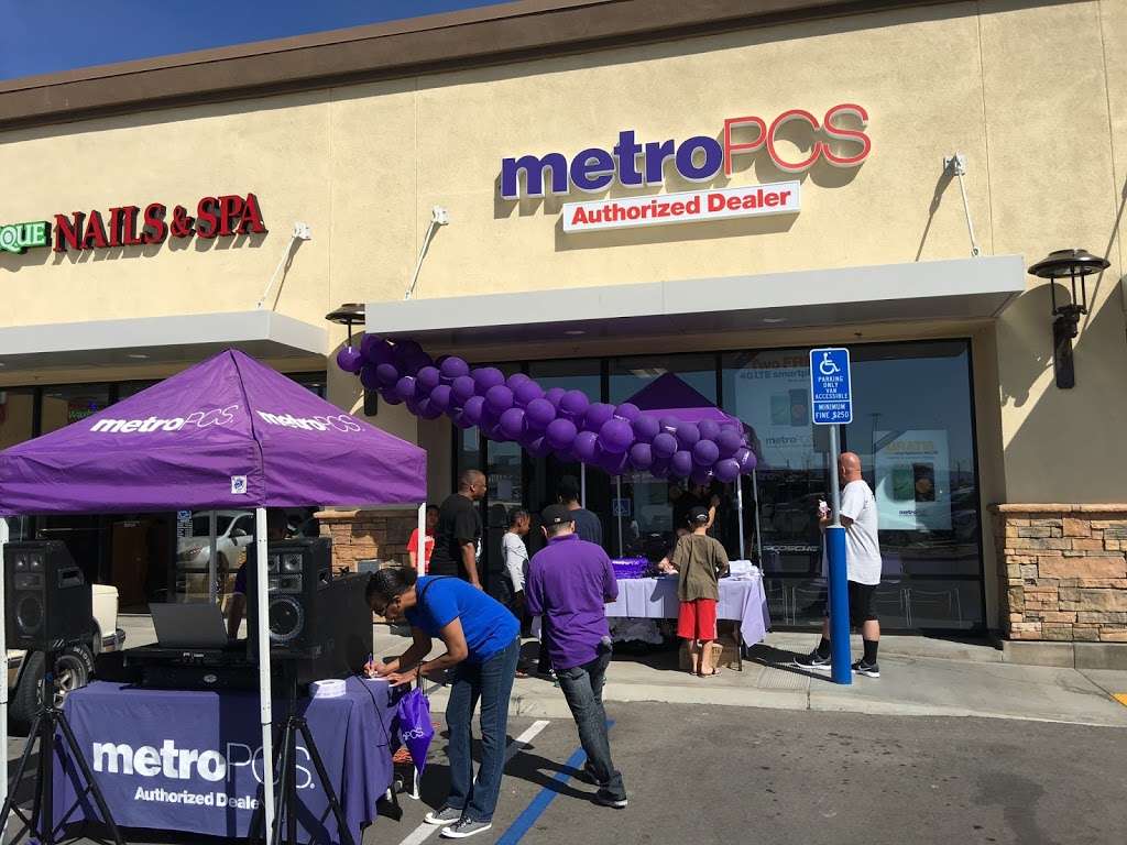 Metro by T-Mobile | 13325 Main St Ste 104, Hesperia, CA 92345 | Phone: (760) 244-3044