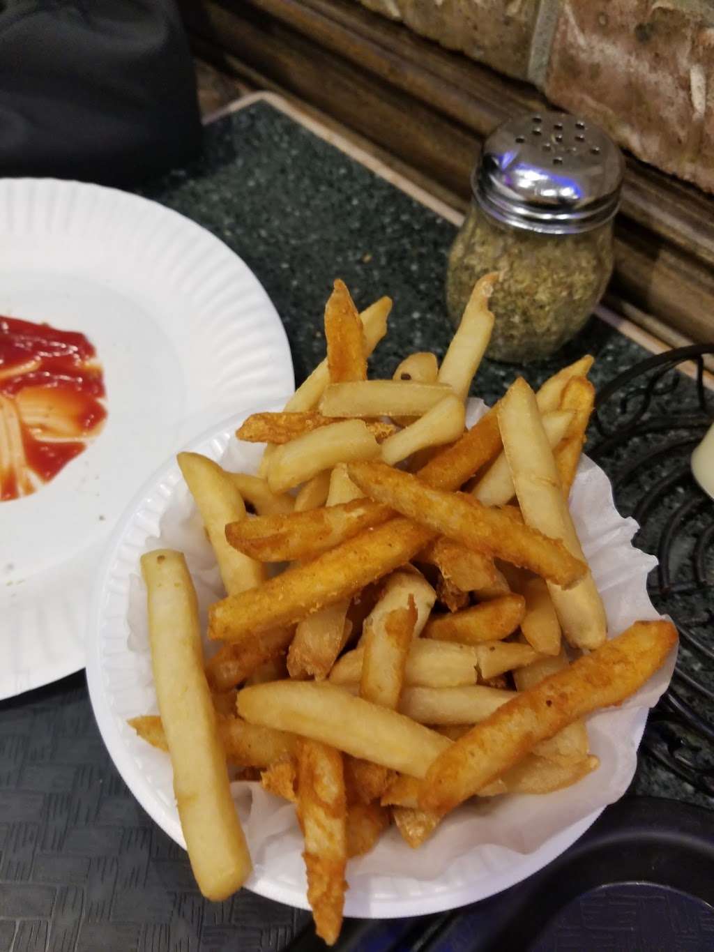 Shelis Pizza and Cafe | 126 Maple Ave, Spring Valley, NY 10977, USA | Phone: (845) 426-0105
