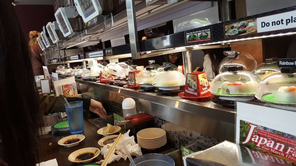 Kura Revolving Sushi Bar | 19600 Vallco Pkwy Suite #160, Cupertino, CA 95014, USA | Phone: (408) 861-0155