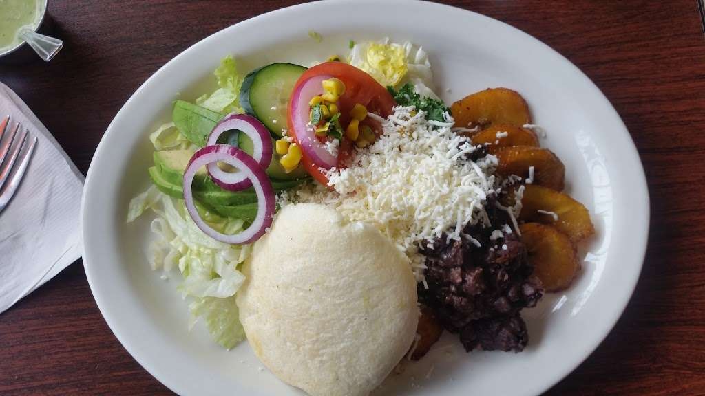 La Arepa | 582 Smithfield Ave, Pawtucket, RI 02860, USA | Phone: (401) 335-3711