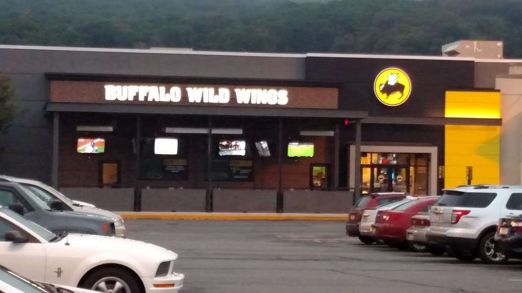 Buffalo Wild Wings | 100 Viewmont Mall, Scranton, PA 18508, USA | Phone: (570) 344-9224
