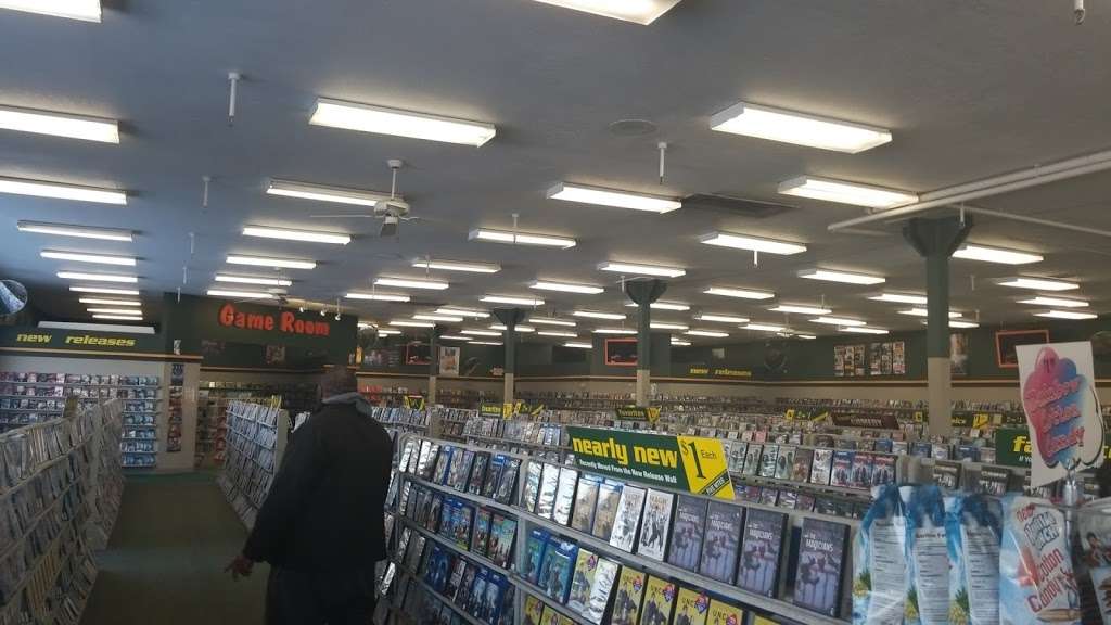 Family Video | 373 Sauk Trail, Park Forest, IL 60466, USA | Phone: (708) 503-9747