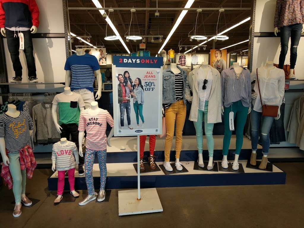 Old Navy | 128 Bailey Farm Rd, Monroe, NY 10950, USA | Phone: (845) 782-9089