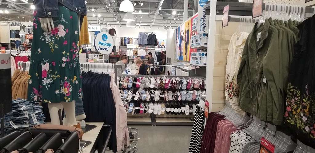 Old Navy | 1250 US-22, Phillipsburg, NJ 08865, USA | Phone: (908) 213-2097