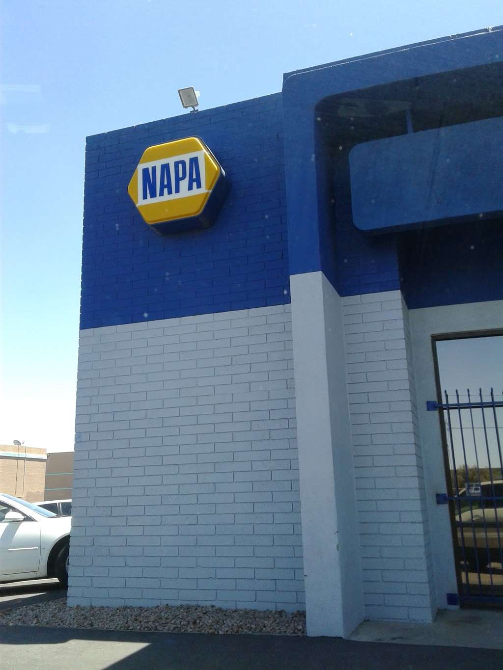 NAPA Auto Parts - Genuine Parts Company | 4327 W Van Buren St, Phoenix, AZ 85043, USA | Phone: (602) 272-2341