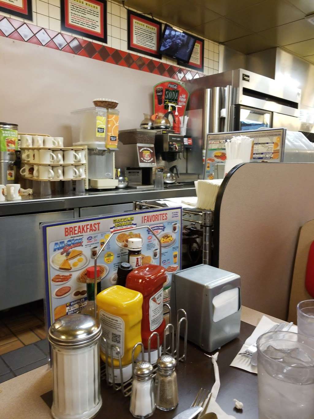 Waffle House | 1931 St E 60th St, Anderson, IN 46013, USA | Phone: (765) 649-7631