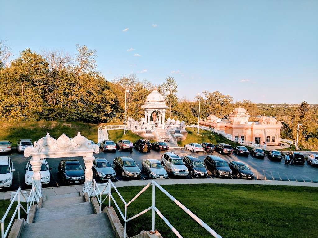 The Hindu Temple Of Greater Chicago | 10915 Lemont Rd, Lemont, IL 60439, USA | Phone: (630) 972-0300