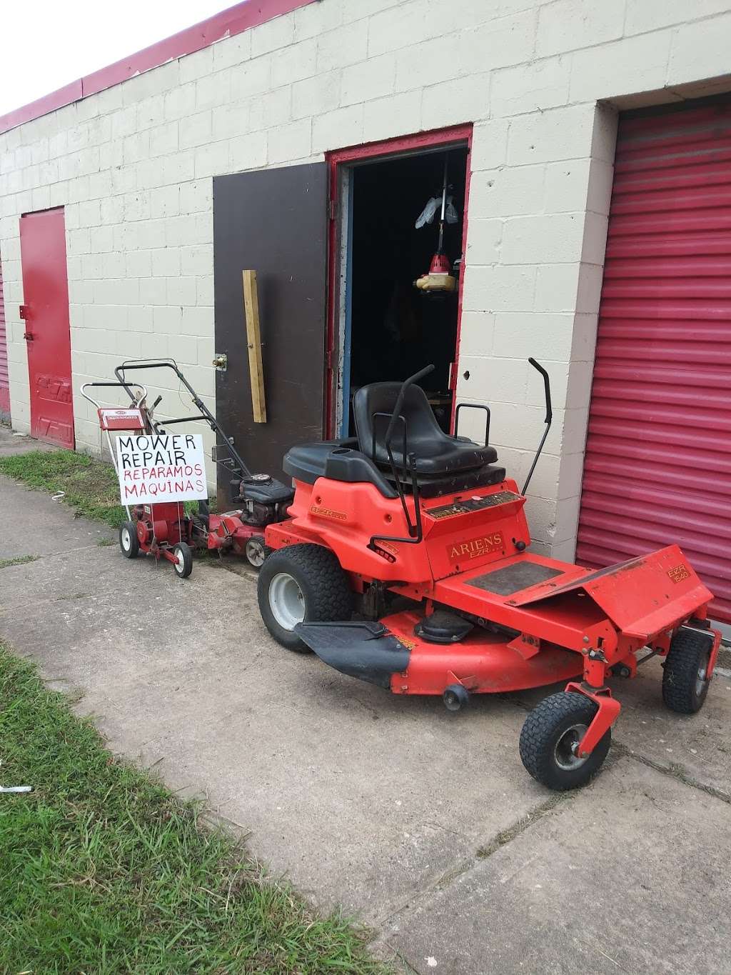 Hector`s Mower & Motorcycle Repair | 14023 S Post Oak Rd Unit B-1, Houston, TX 77045, United States | Phone: (832) 591-9275