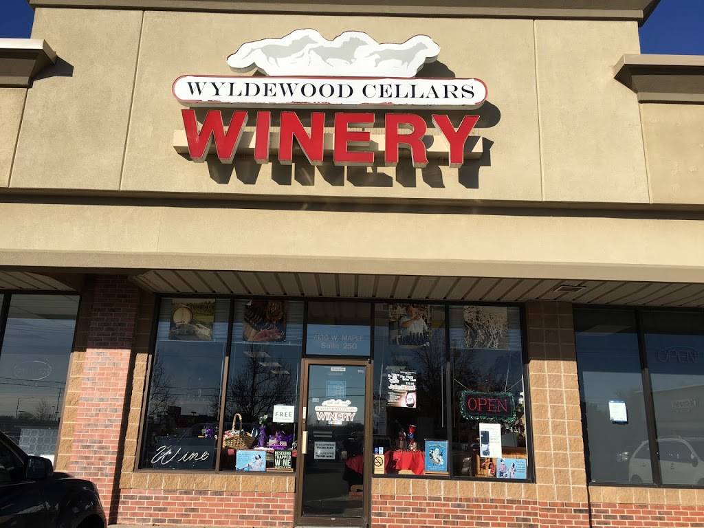 Wyldewood Cellars Tasting Room | 7130 W Maple St # 250, Wichita, KS 67209, USA | Phone: (316) 686-9463