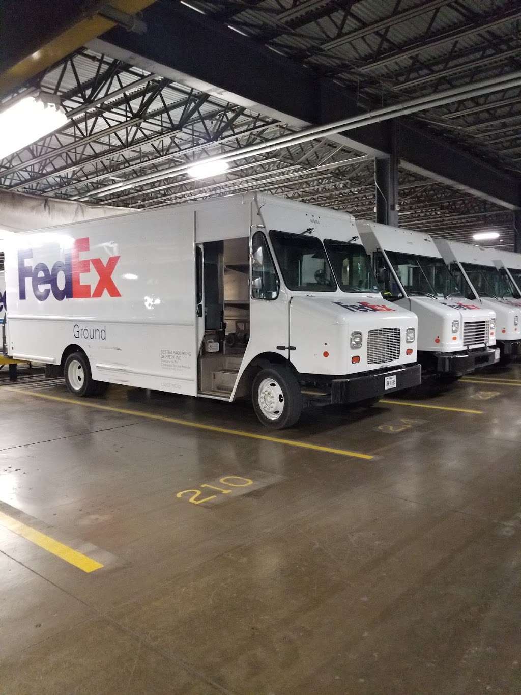 FedEx Ground | Photo 4 of 9 | Address: 1101 E Cleveland St, Hutchins, TX 75141, USA | Phone: (800) 463-3339