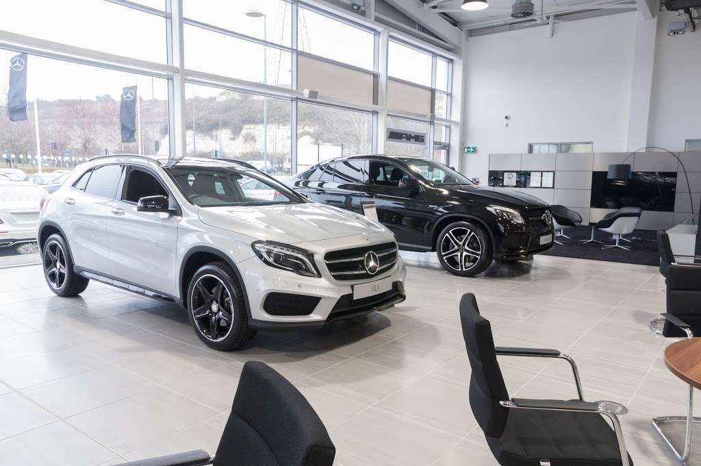 Mercedes-Benz Lakeside | Lakeside estate, Heron Way, Grays RM20 3WJ, UK | Phone: 01708 697944