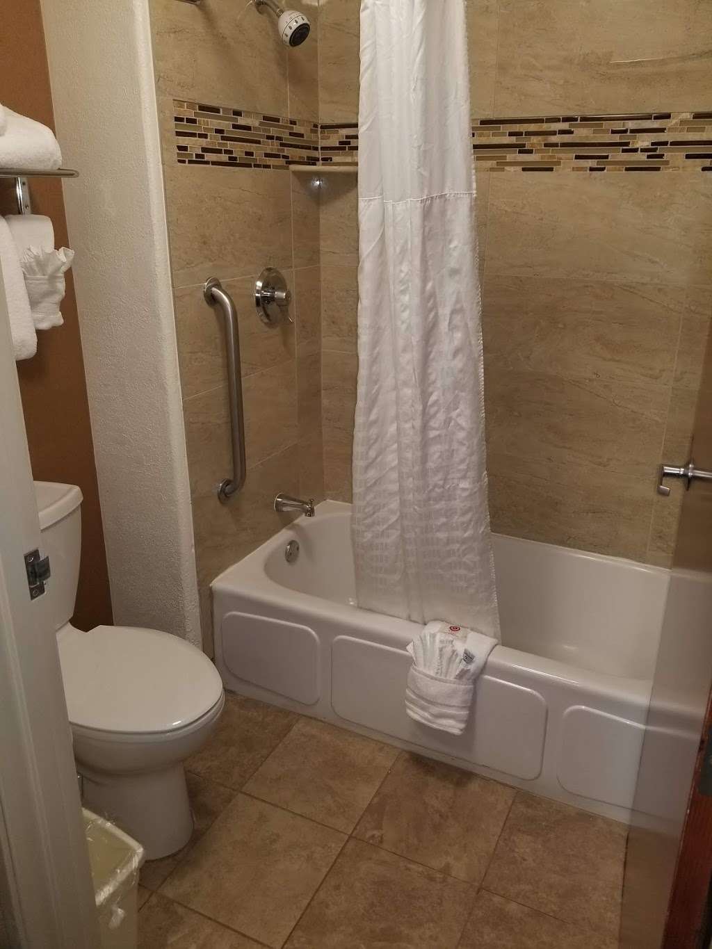 Comfort Suites Golden West on Evergreen Parkway | 29300 US-40, Evergreen, CO 80439 | Phone: (303) 526-2000