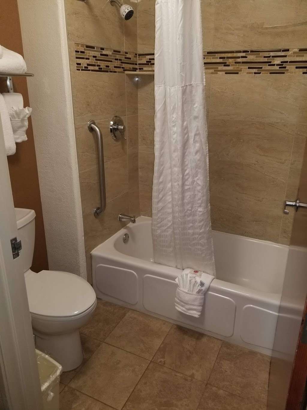 Comfort Suites Golden West on Evergreen Parkway | 29300 US-40, Evergreen, CO 80439, USA | Phone: (303) 526-2000