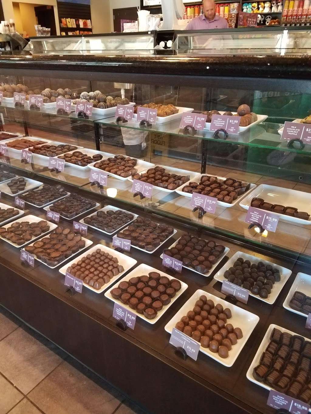 Russell Stover Chocolates | 2814 Shawnee Mission Pkwy, Fairway, KS 66205 | Phone: (913) 945-2744