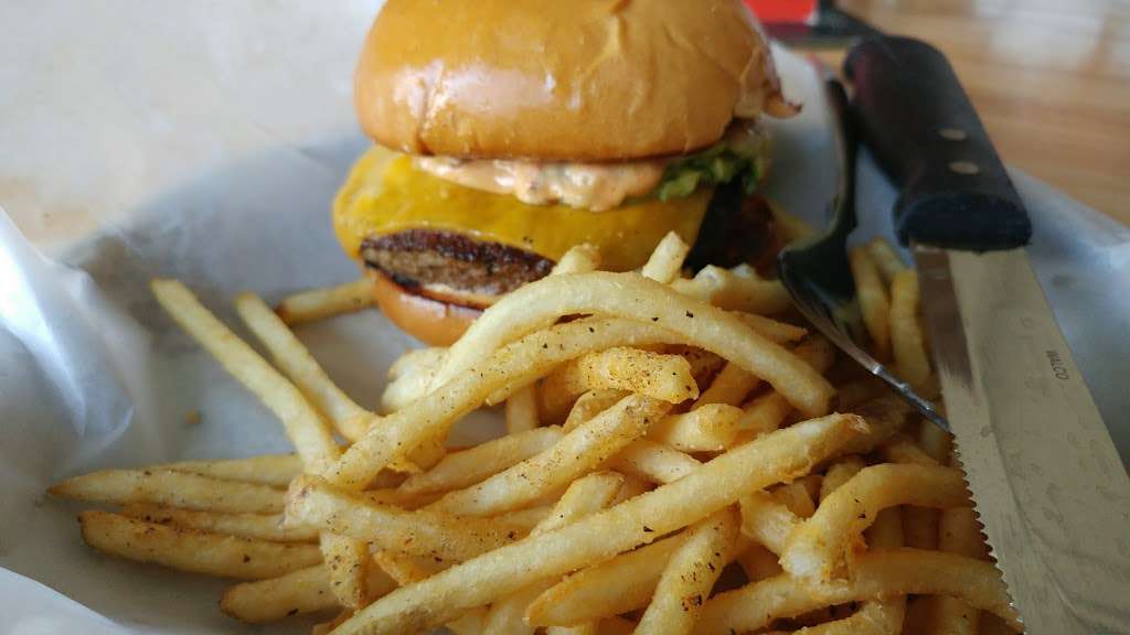 Grub Burger Bar | 2417 Research Forest Dr, The Woodlands, TX 77381, USA | Phone: (281) 907-9001