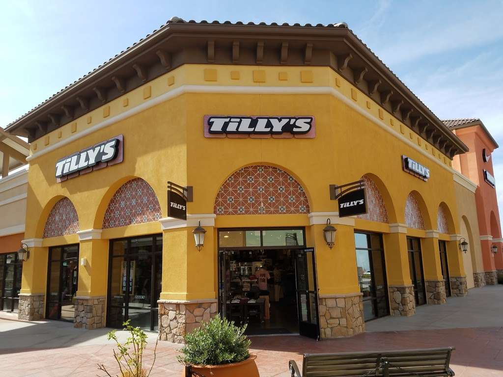 Tillys | 5701 Outlets at Tejon Pkwy, Arvin, CA 93203 | Phone: (661) 606-6002