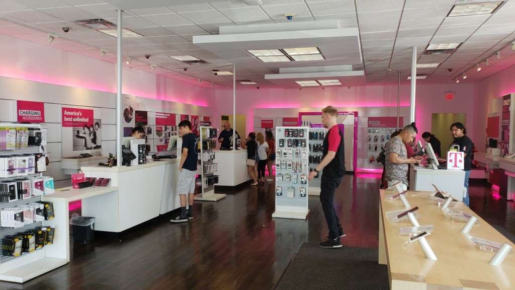 T-Mobile | 5010 Garth Rd Suite 104F, Baytown, TX 77521, USA | Phone: (281) 839-1076