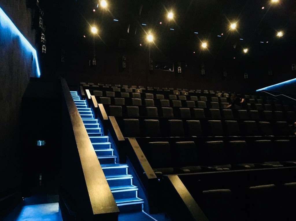 Amc Perry Crossing 18 380 Cinema Blvd Plainfield In 46168 Usa