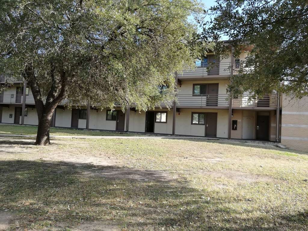 Gateway Lodge | 2235 Andrews Ave, San Antonio, TX 78236, USA | Phone: (210) 671-4215