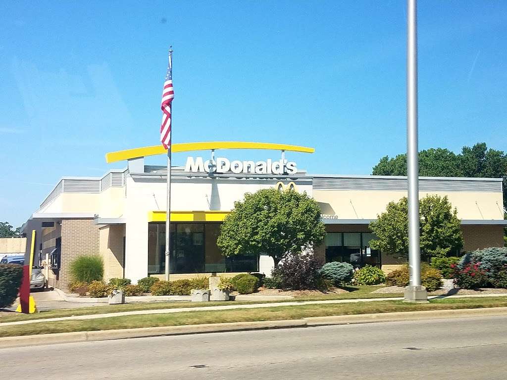 McDonalds | 40 S Rt 12, Fox Lake, IL 60020 | Phone: (847) 587-1020