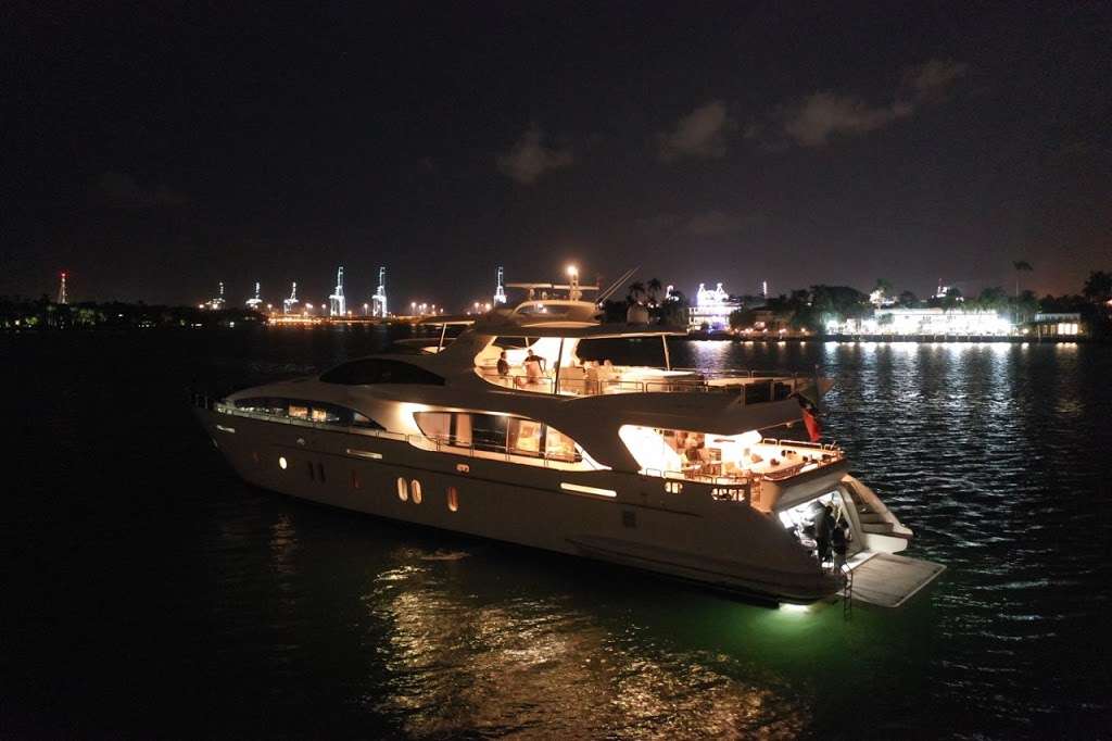 Golden Yacht Charters | 1635 N Bayshore Dr, Miami, FL 33132, USA | Phone: (305) 532-2628