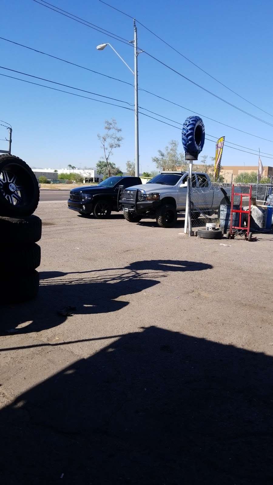 Bienvenidos Tire Shop | 3910 W Buckeye Rd, Phoenix, AZ 85009, USA | Phone: (602) 403-0170