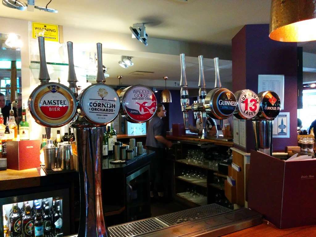 Innkeepers Lodge Tunbridge Wells, Southborough | The Hand & Sceptre, 21 London Rd, Southborough, Tunbridge Wells TN4 0QB, UK | Phone: 01892 529292