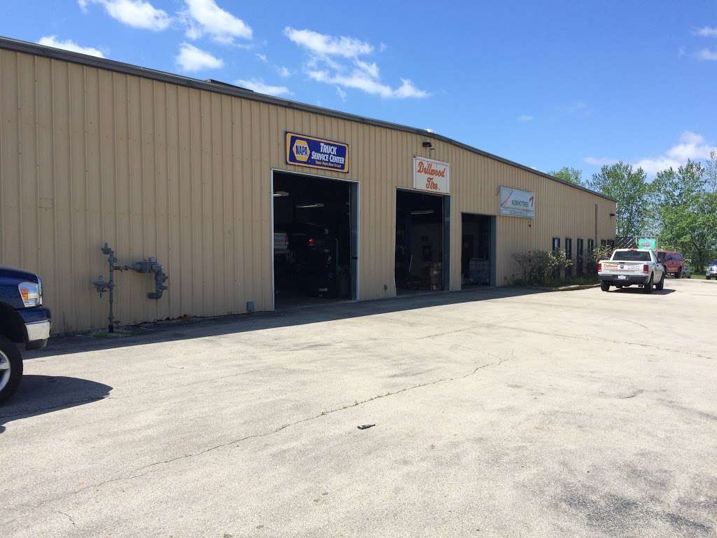 Dellwood Tire & Auto Repair - Minooka Automotive & Commercial Ti | 530 W Mondamin St, Minooka, IL 60447, USA | Phone: (815) 467-0210