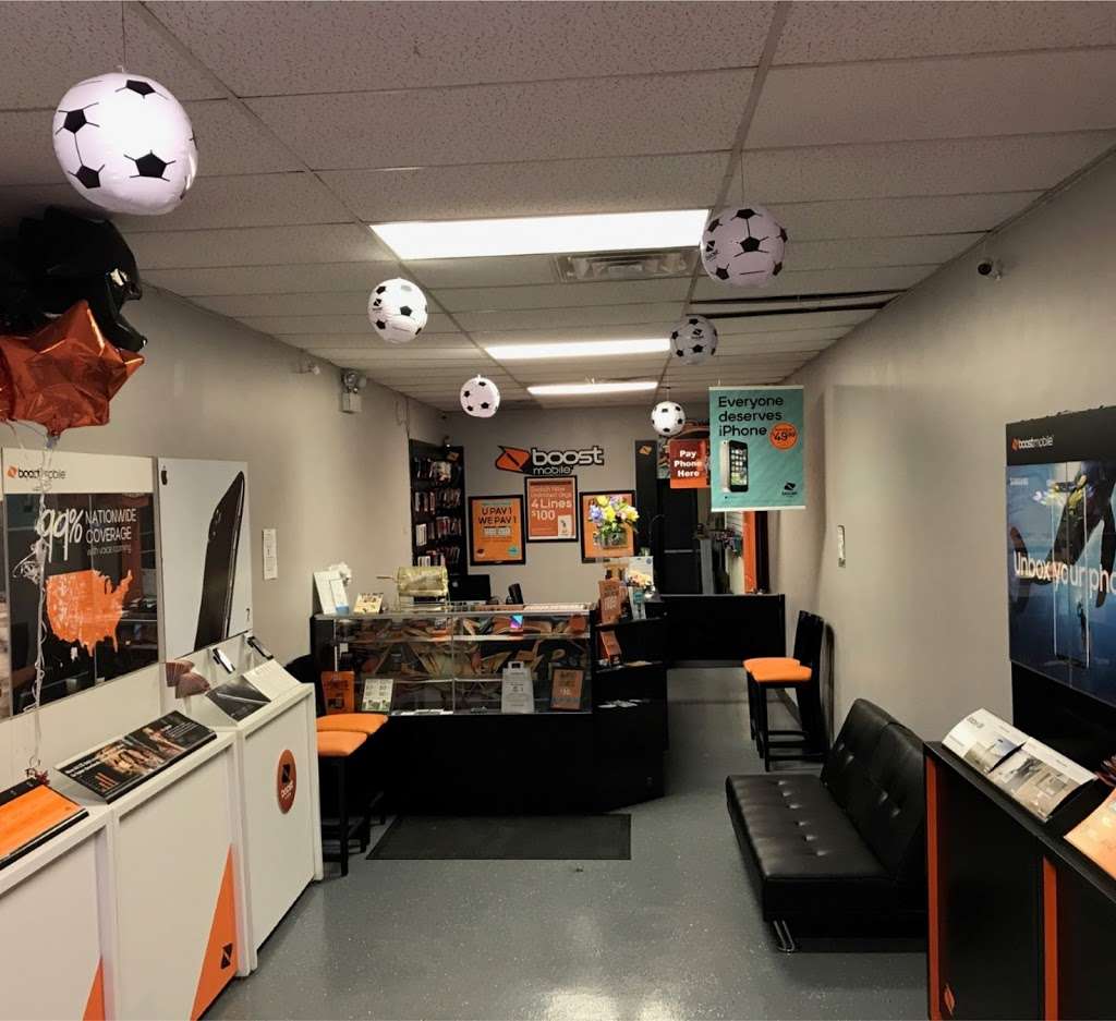 Boost Mobile | 275 Barrington Rd, Streamwood, IL 60107, USA | Phone: (630) 903-3915