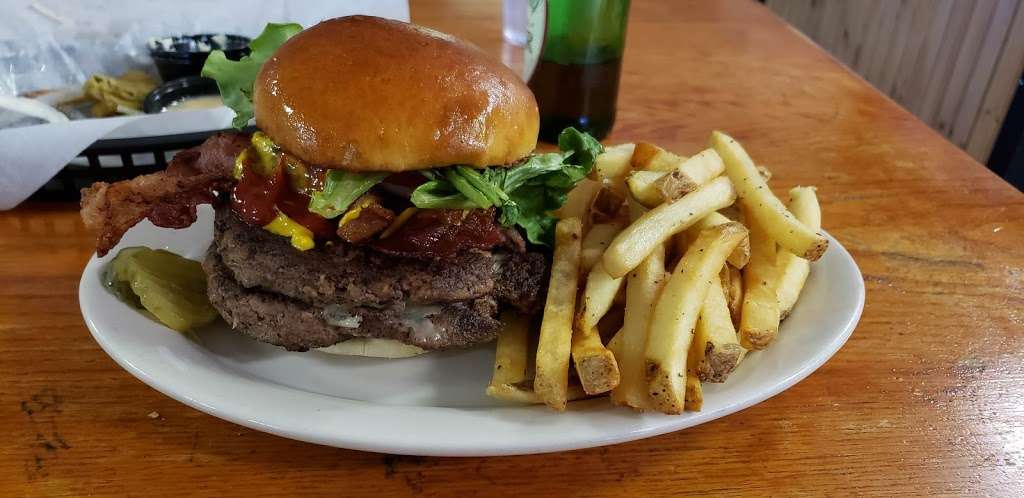 R & B Pub House | 1075 Filbert Hwy, York, SC 29745, USA | Phone: (803) 620-2066