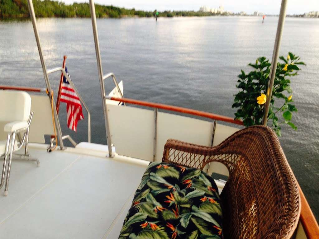 Jupiter LightHouse Charters | 18487 SE Federal Hwy Blowing Rocks Marina, Tequesta, FL 33469, USA | Phone: (561) 260-1185