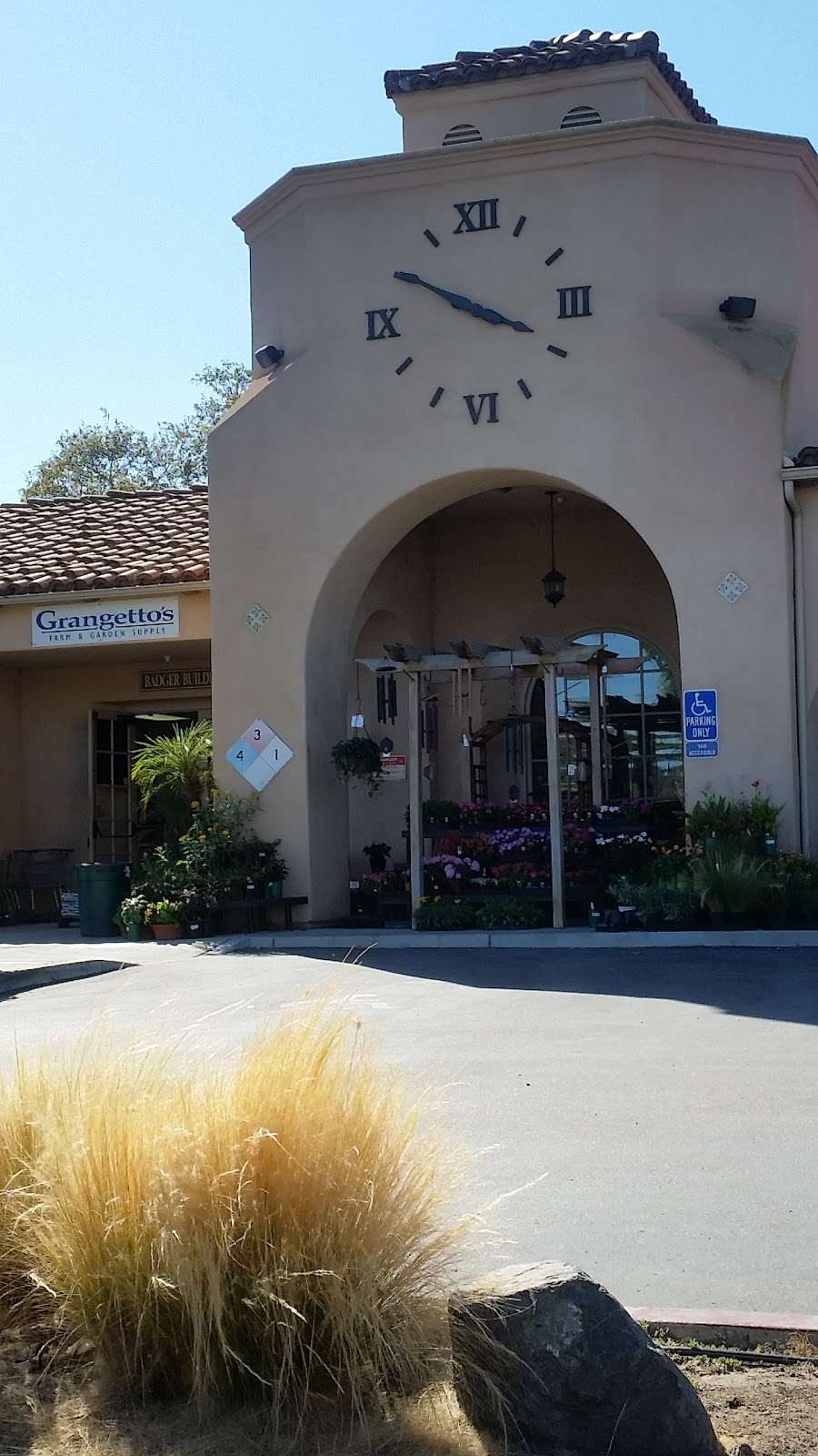 Grangettos Farm & Garden Supply | 189 S Rancho Santa Fe Rd, Encinitas, CA 92024, USA | Phone: (760) 944-5777
