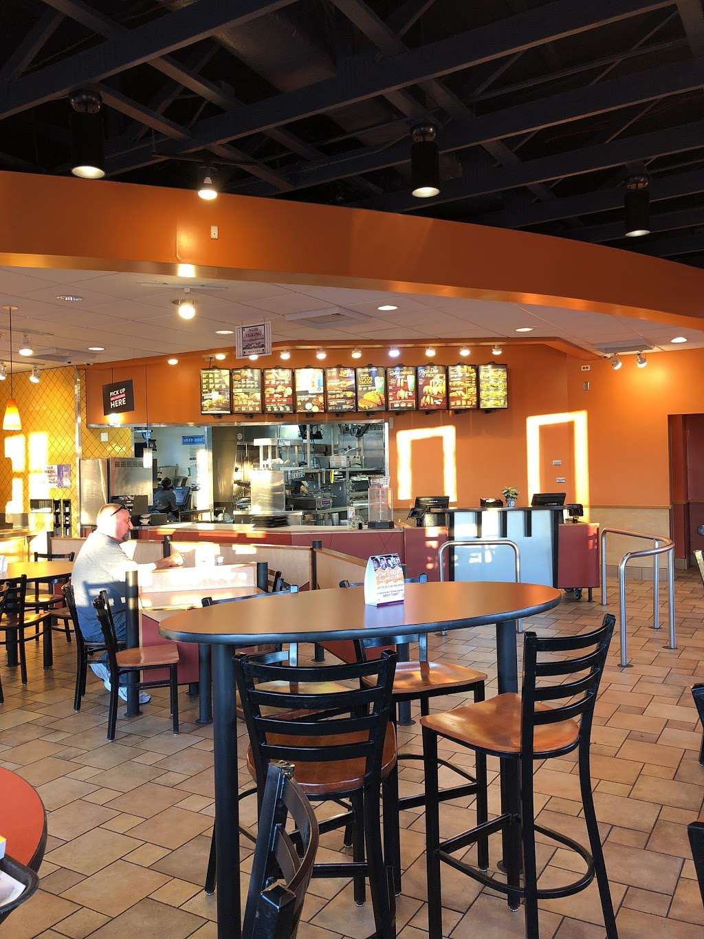 Taco Bell | 125 S Larkin Ave, Joliet, IL 60435, USA | Phone: (815) 744-5390