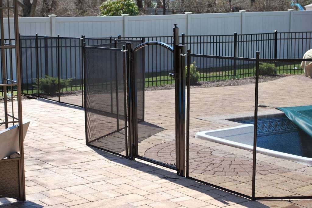 Pool Fence Of New York | 517 Florence Rd, Mineola, NY 11501, USA | Phone: (516) 797-0289