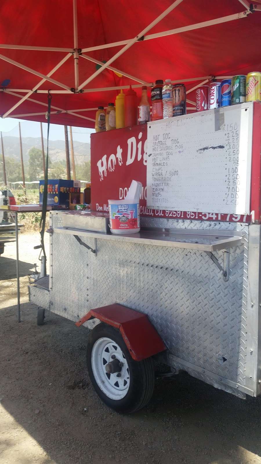 Hot Diggidy Dog | 10060 Dawson Canyon Rd, Corona, CA 92883 | Phone: (951) 541-7971