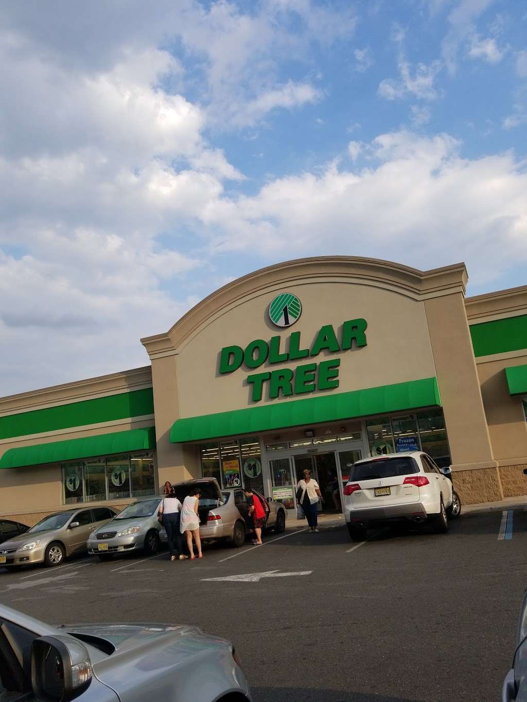 Dollar Tree | 189 Springfield Ave, Newark, NJ 07103, USA | Phone: (973) 368-1265