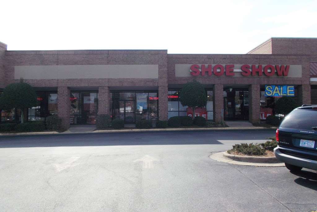 Shoe Show | Shopping Center, 413 N Generals Blvd, Lincolnton, NC 28092, USA | Phone: (704) 732-4036