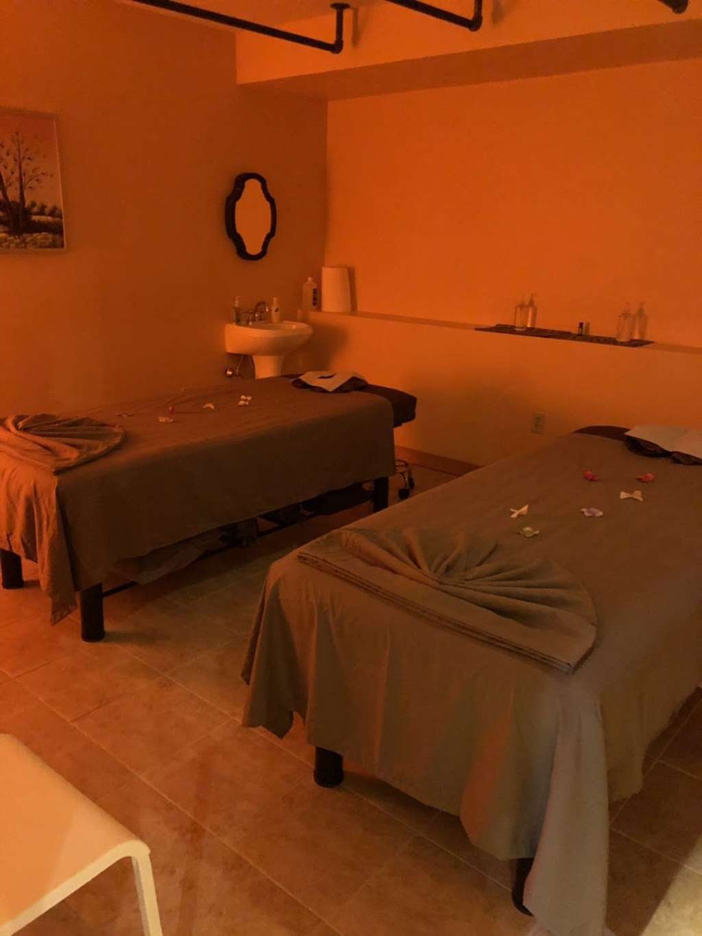 AJ Thai Massage - spa  | Photo 6 of 7 | Address: 129 Central St, Milford, MA 01757, USA | Phone: (508) 530-0707