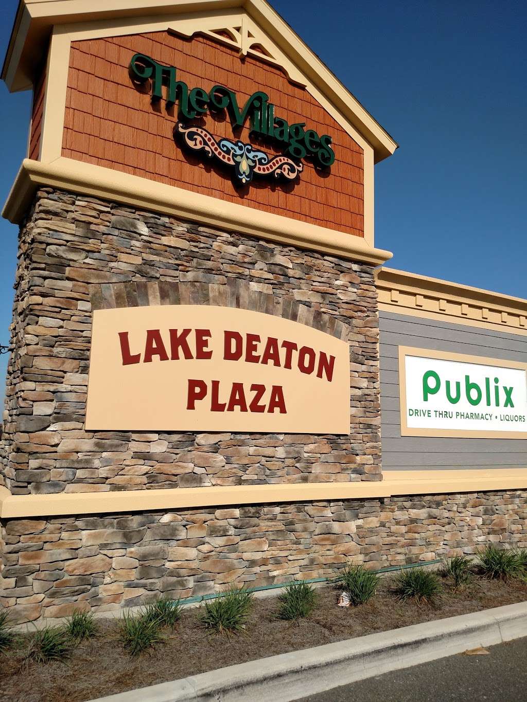 Publix Super Market at Lake Deaton Plaza | 695 Kristine Way, The Villages, FL 32163, USA | Phone: (352) 259-8244