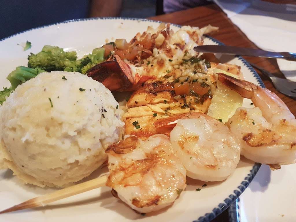 Red Lobster | 12557 FL-535, Orlando, FL 32836 | Phone: (407) 827-1045