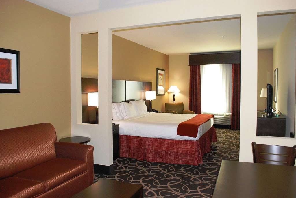 Holiday Inn Express & Suites Houston South - Pearland | 13931 South Fwy, Pearland, TX 77047, USA | Phone: (713) 434-7373