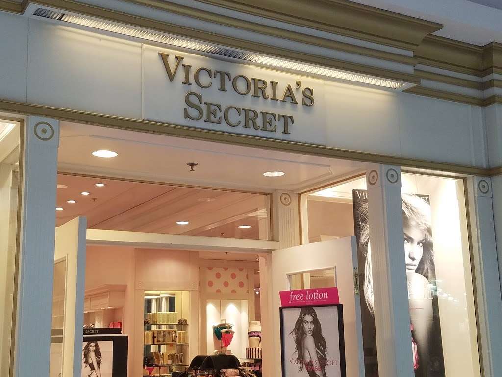 Victorias Secret & PINK | 2899 Whiteford Rd #122, York, PA 17402, USA | Phone: (717) 757-7057