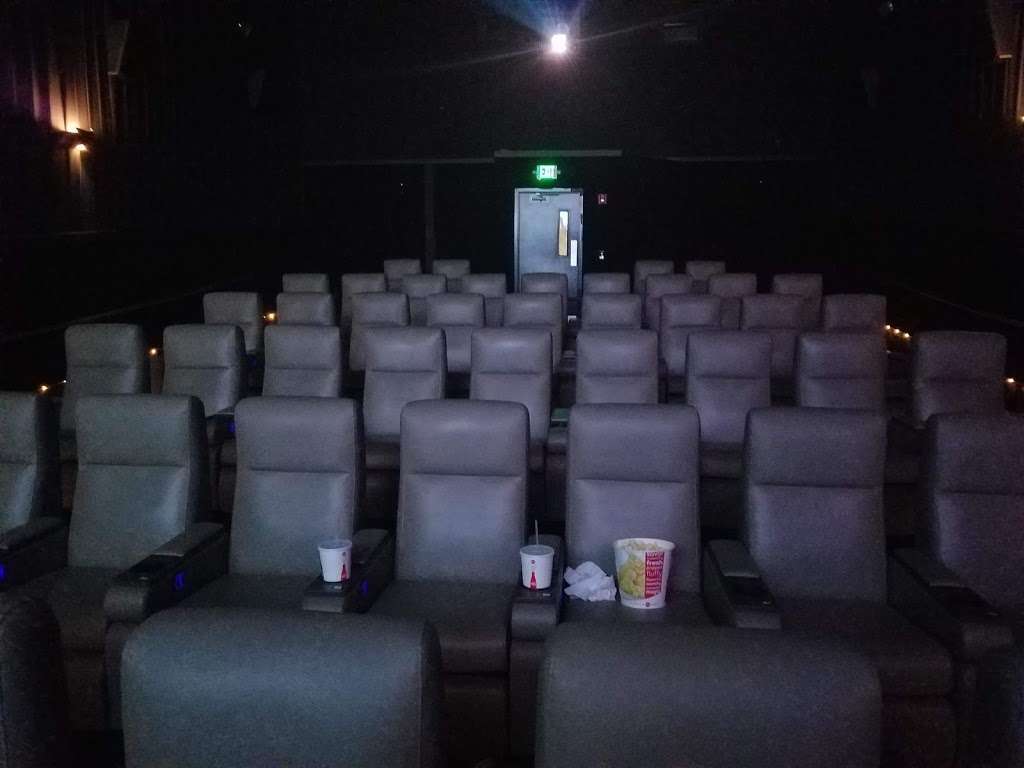 AMC Market Square 10 | 2160 Sycamore Rd, DeKalb, IL 60115, USA | Phone: (815) 748-7887