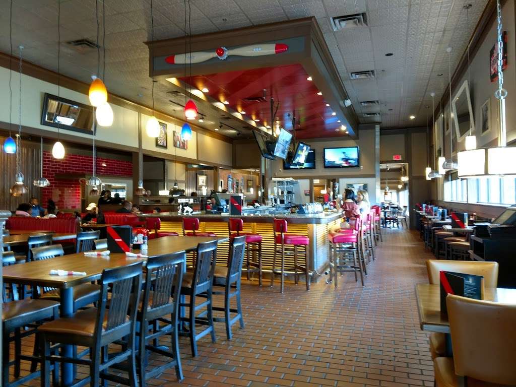 TGI Fridays | 5933 Caravan Ct, Orlando, FL 32819, USA | Phone: (407) 903-0338