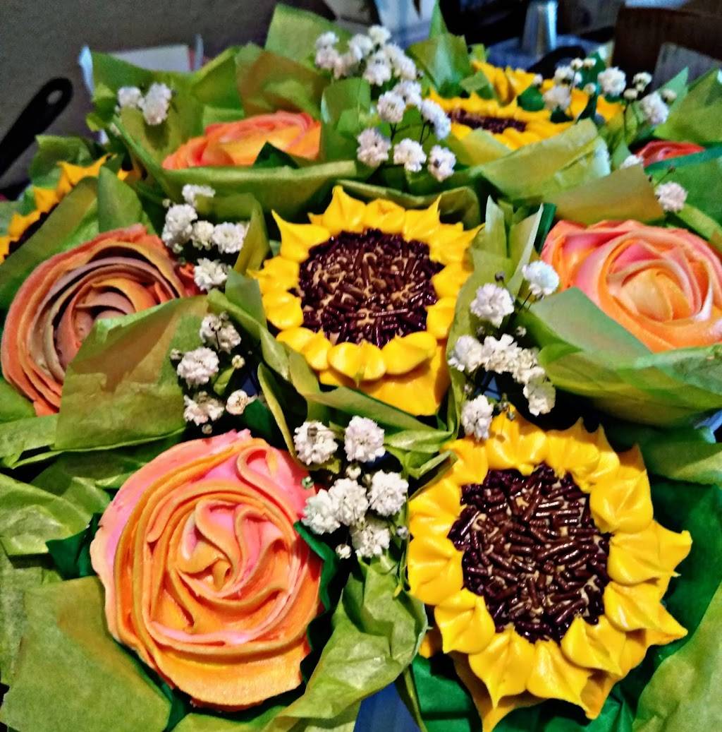 Valekas Cupcake Bouquets | 713 Ashford Oaks Dr, Altamonte Springs, FL 32714, USA | Phone: (864) 999-8201