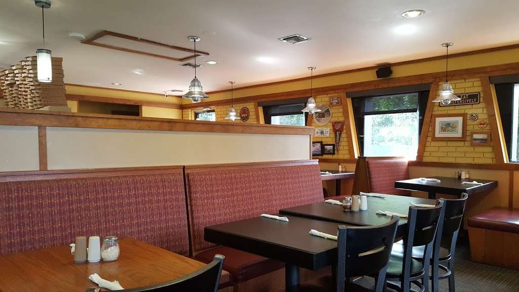 Pizza Hut | 1616 S Dixie Fwy, New Smyrna Beach, FL 32168, USA | Phone: (386) 427-5757