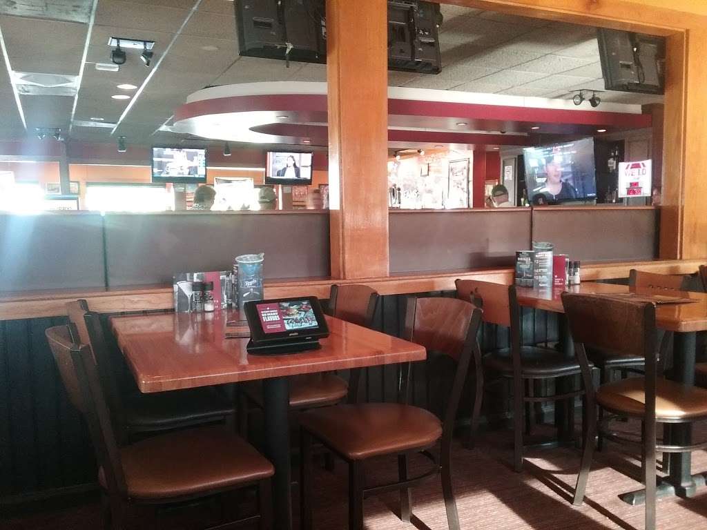 Applebees Grill + Bar | 2401 Rock Haven Rd, Harrisonville, MO 64701 | Phone: (816) 887-2288